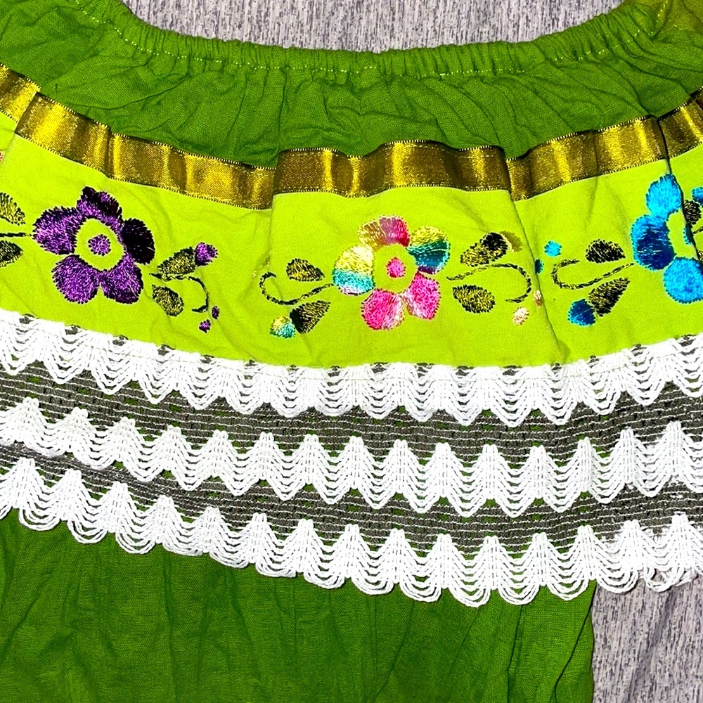 Mexican traditional off the shoulder embroidered blouse - Picture 3 of 7